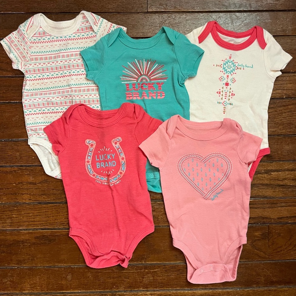 5 pack Lucky Brand onesies size 3-6months